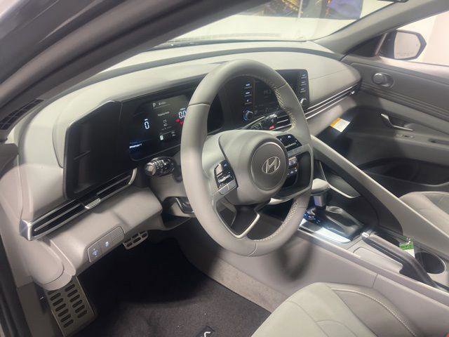 New 2026 Hyundai Elantra Sport image 9