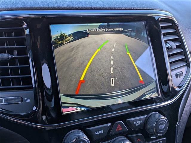 Used 2020 Jeep Grand Cherokee Altitude image 13