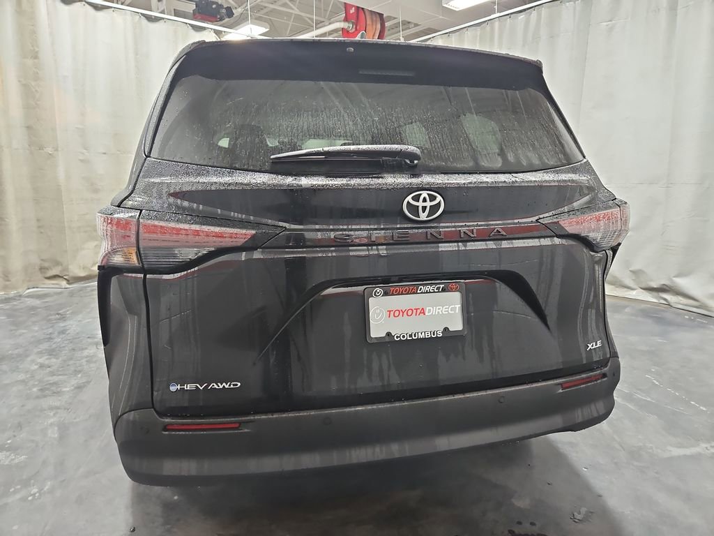 New 2026 Toyota Sienna XLE image 7