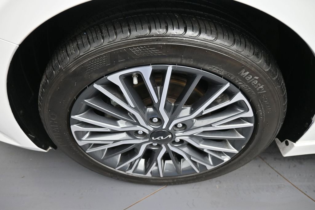Certified 2024 Kia Forte GT-Line FWD image 14