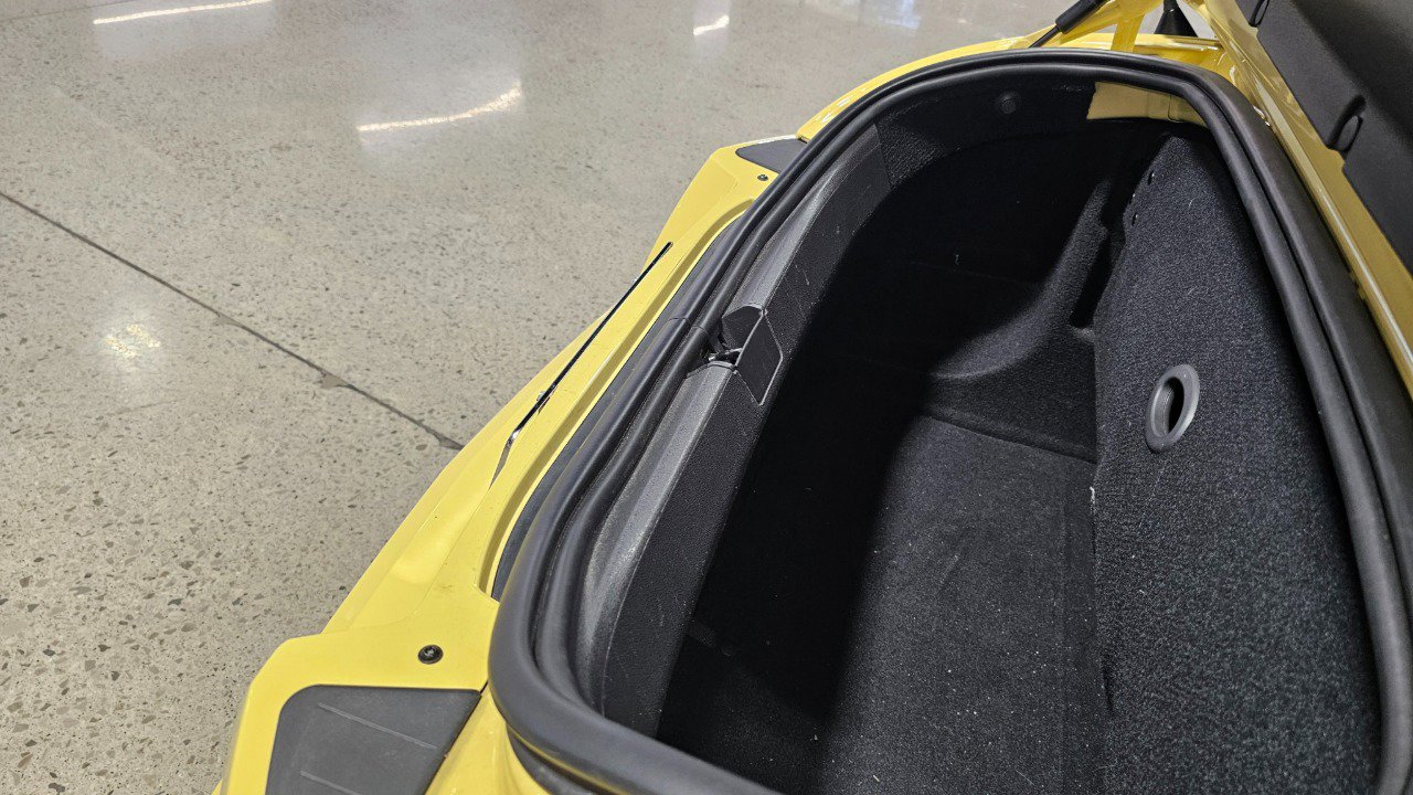 Used 2005 Chrysler Crossfire Limited image 21