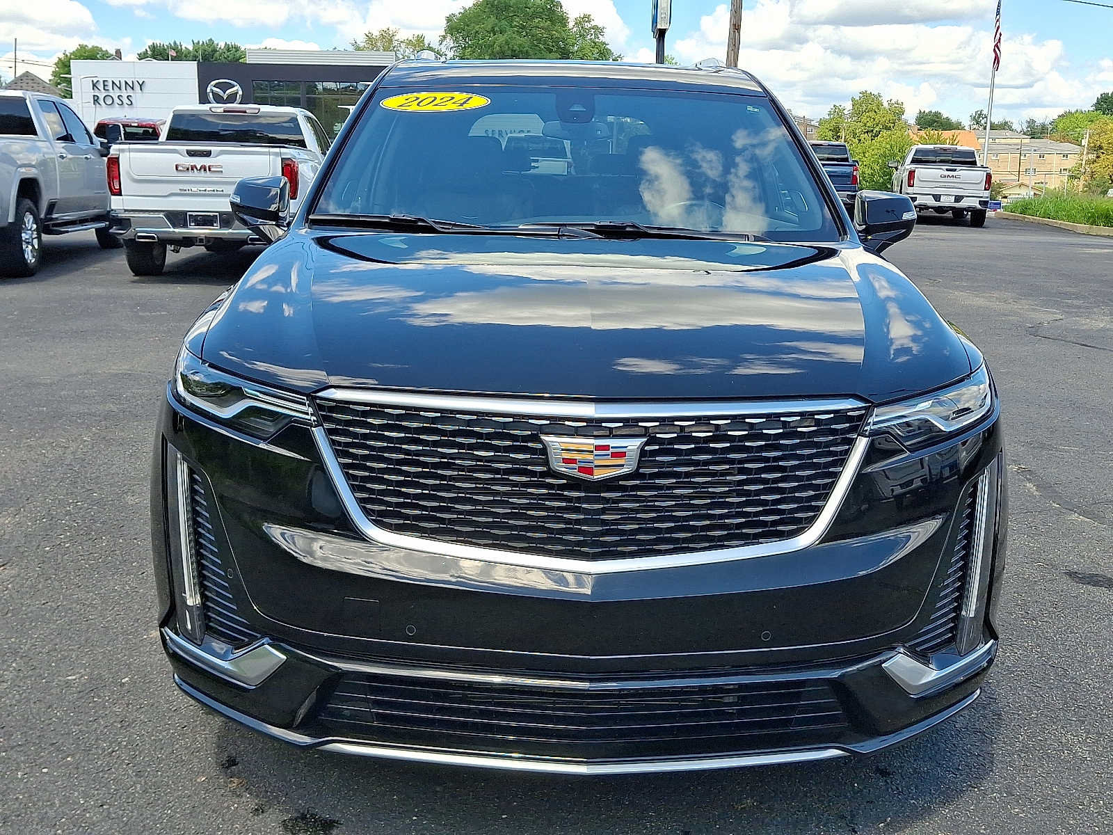 Used 2024 Cadillac XT6 Premium Luxury AWD/4WD image 2