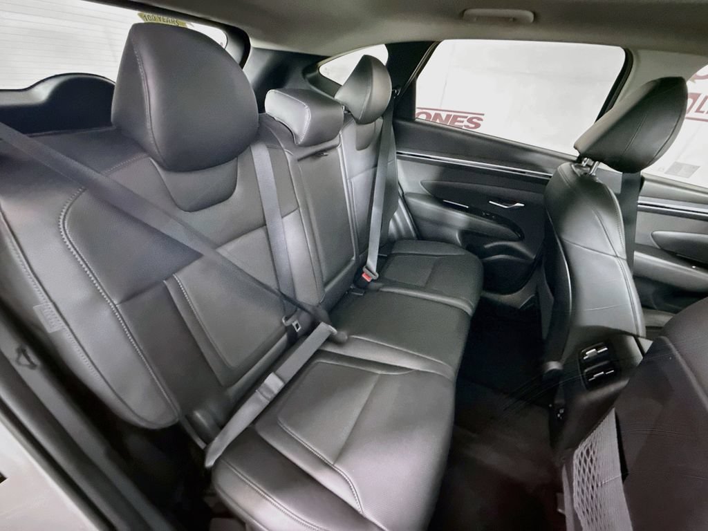 Certified 2024 Hyundai Tucson Limited AWD/4WD image 32