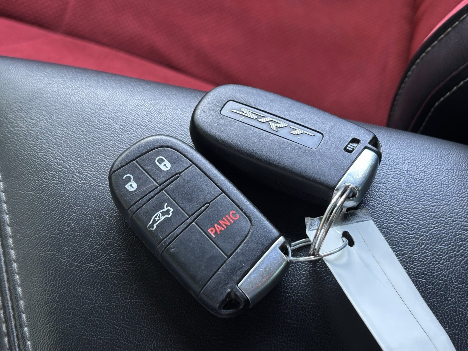 Used 2015 Dodge Challenger SRT image 28