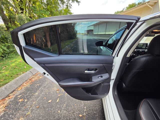 Used 2024 Nissan Sentra SR w/ SR Premium Package FWD image 30