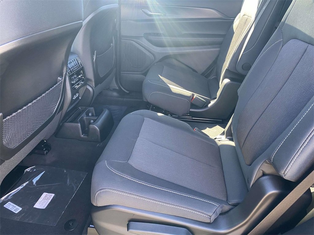 New 2025 Jeep Grand Cherokee L Laredo w/ Luxury Tech Group I image 41