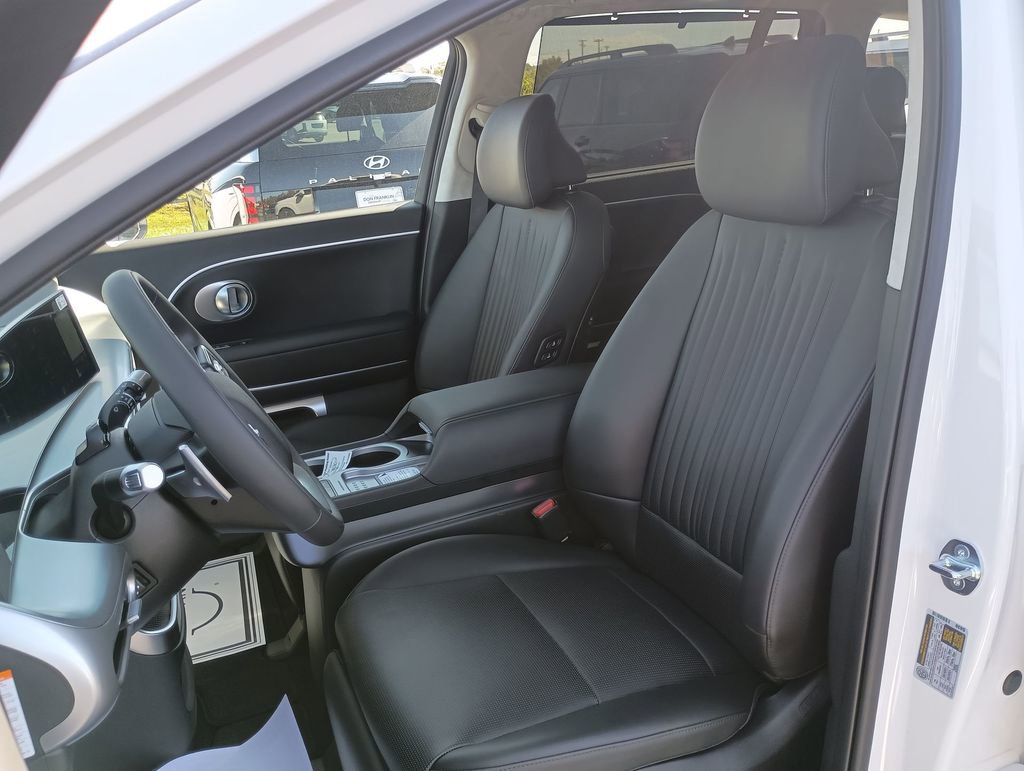 New 2026 Hyundai Ioniq 9 Calligraphy w/ Tow & Go Package image 17