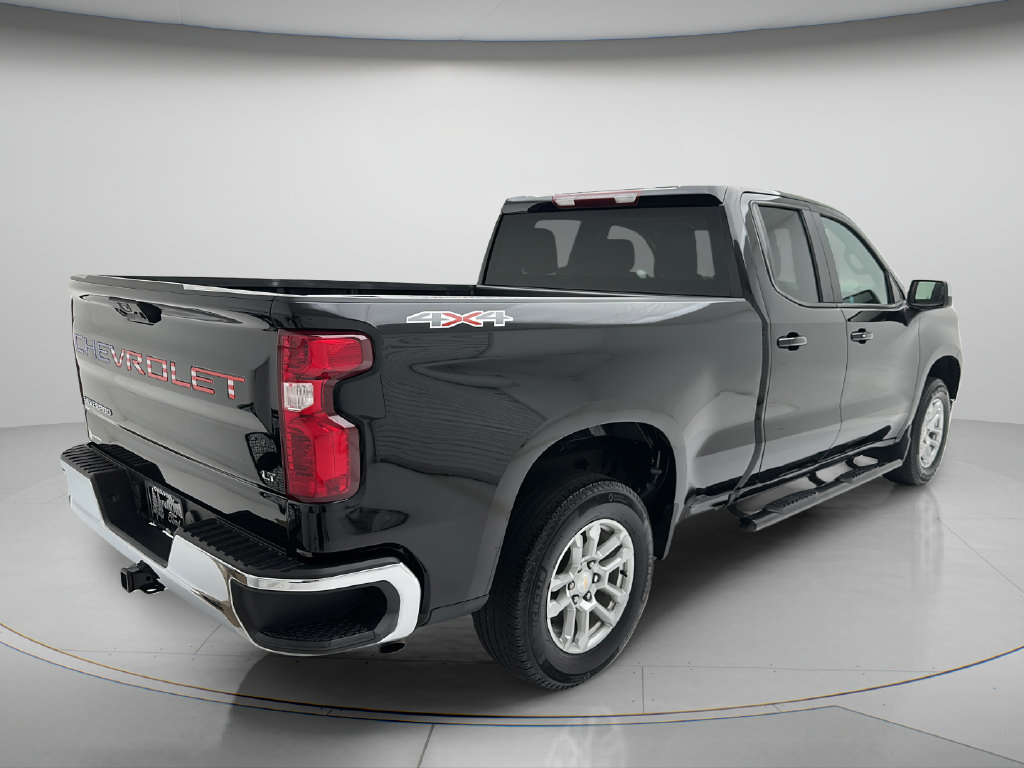 Used 2024 Chevrolet Silverado 1500 LT AWD/4WD image 5