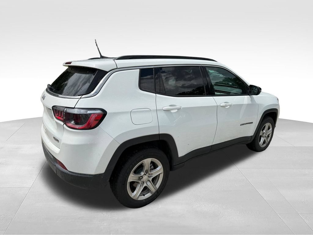 Used 2024 Jeep Compass Latitude AWD/4WD image 6