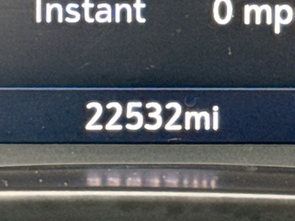 Used 2025 Chevrolet Blazer LT FWD image 32