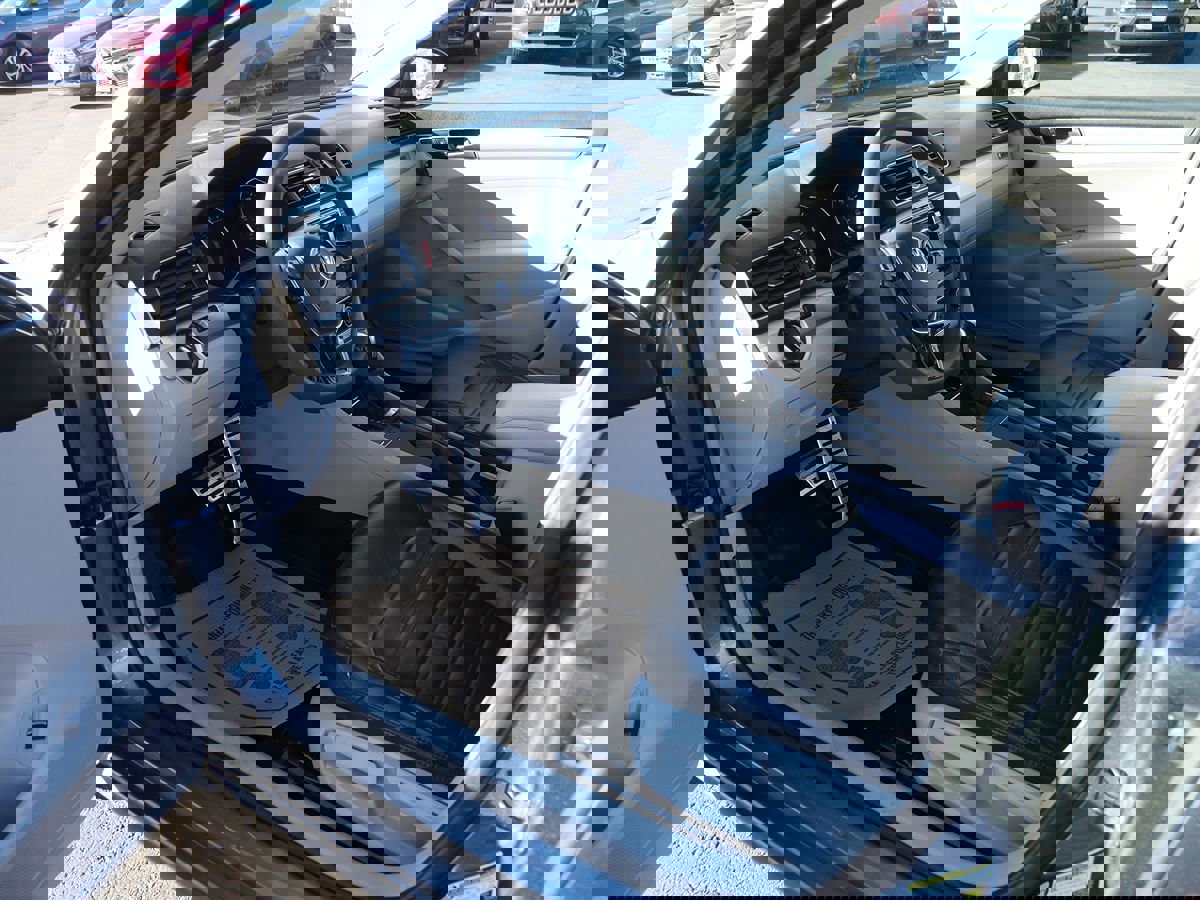 Used 2016 Volkswagen Passat 1.8T S image 9