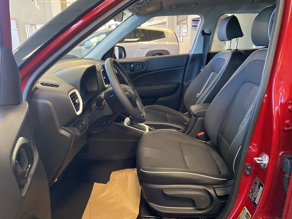 New 2025 Hyundai Venue Limited image 8