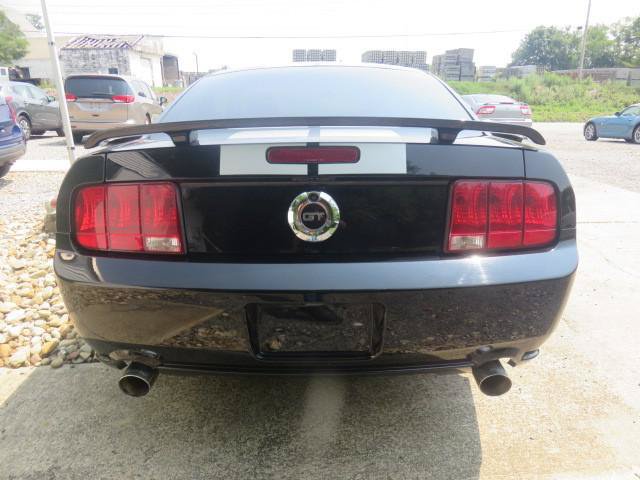 Used 2006 Ford Mustang GT RWD image 6