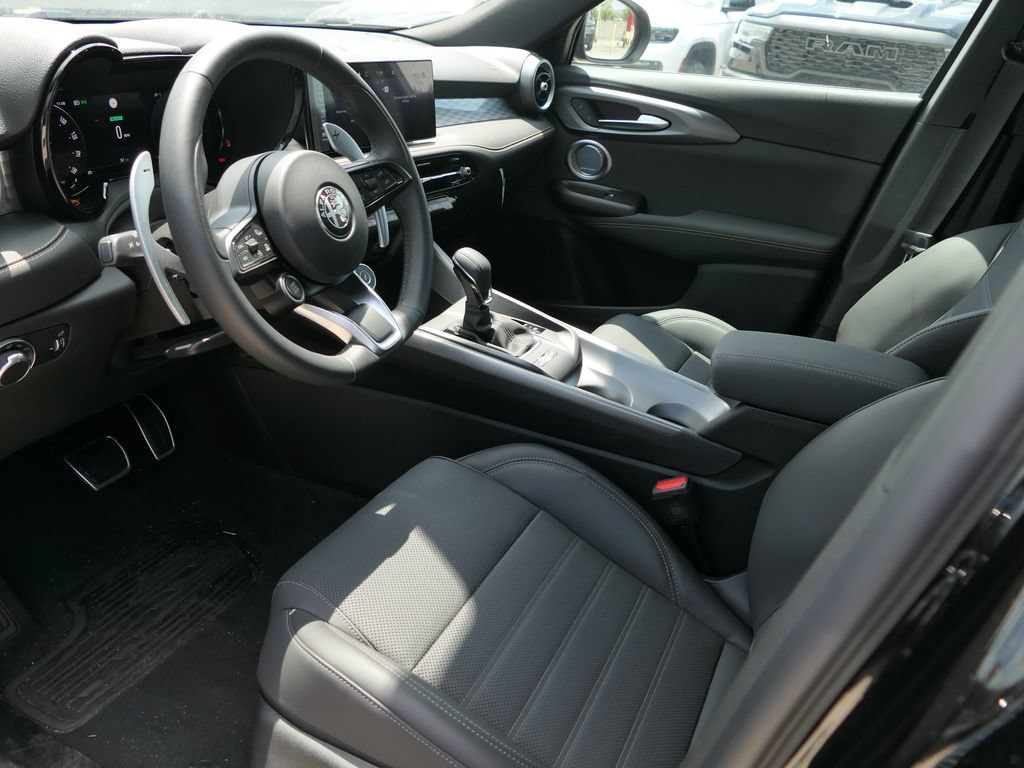Used 2025 Alfa Romeo Tonale w/ Premium Package AWD/4WD image 10
