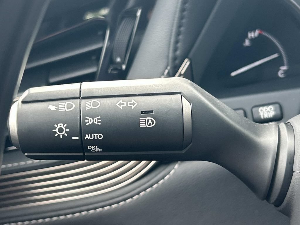 Used 2023 Lexus LS 500 AWD w/ Interior Upgrade Package image 32