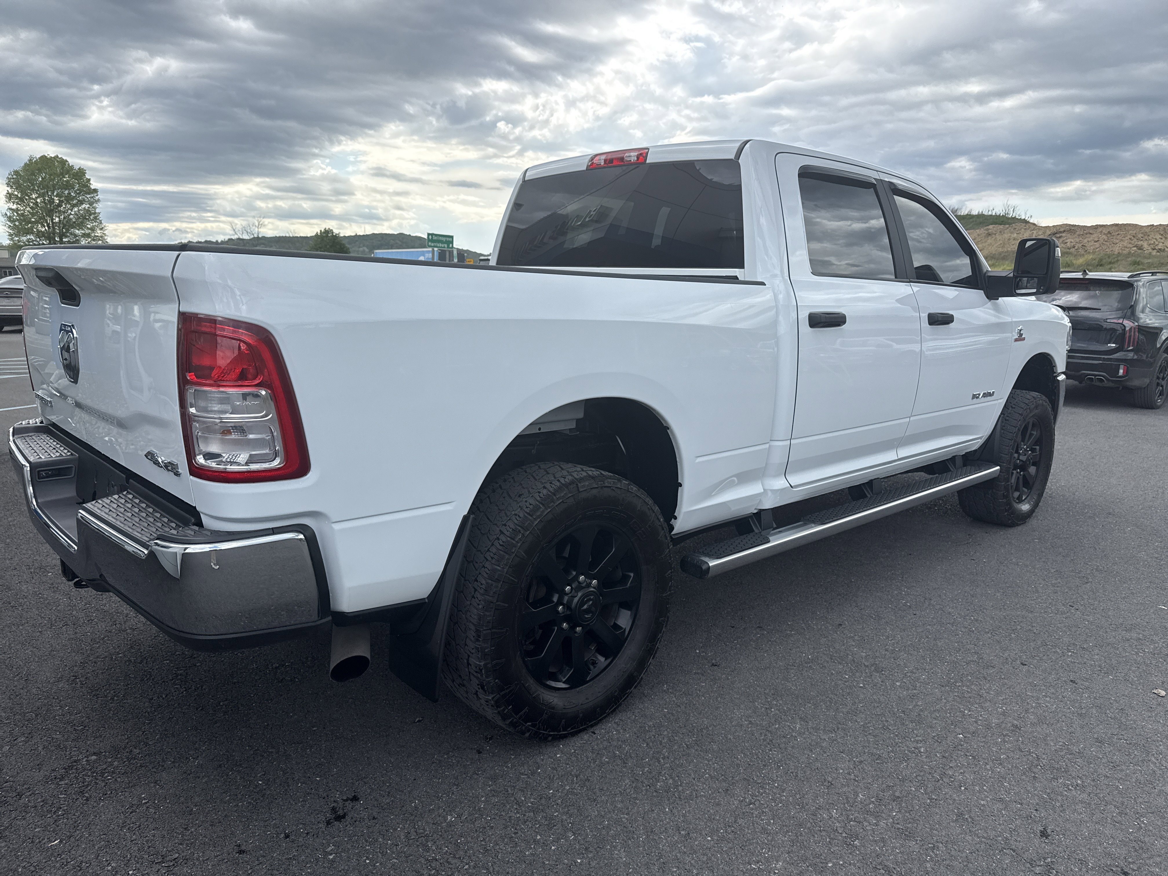 Used 2023 RAM 2500 Big Horn w/ Level 1 Equipment Group AWD/4WD image 3