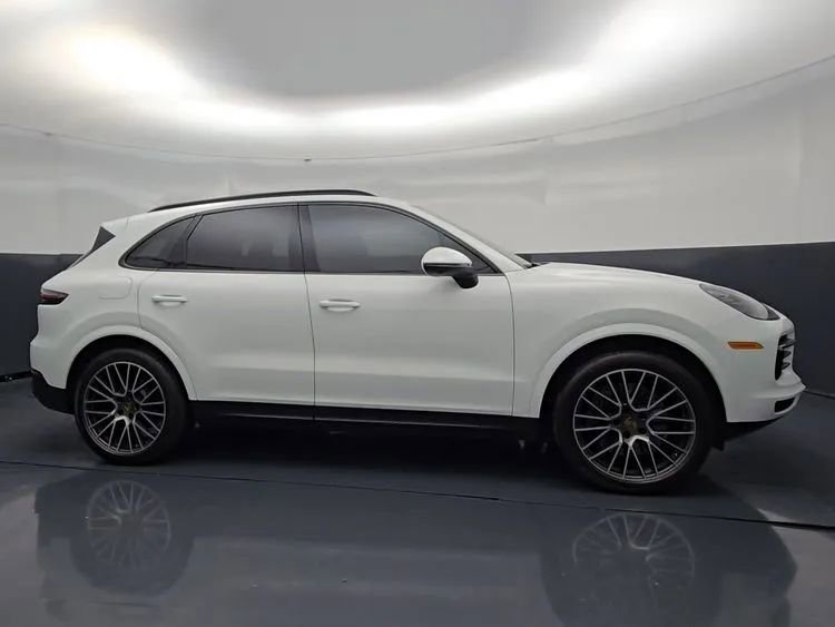 Used 2022 Porsche Cayenne AWD/4WD image 8