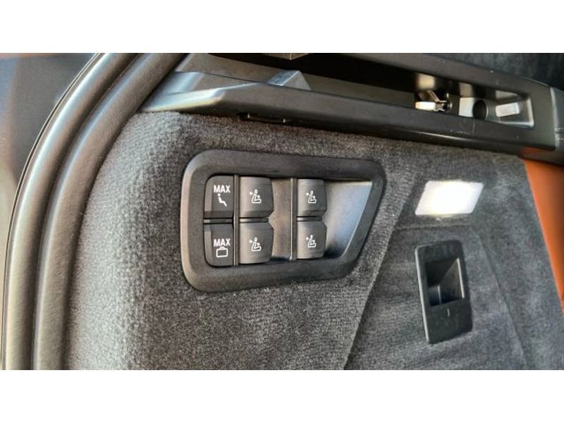 Used 2020 BMW X7 M50i image 30