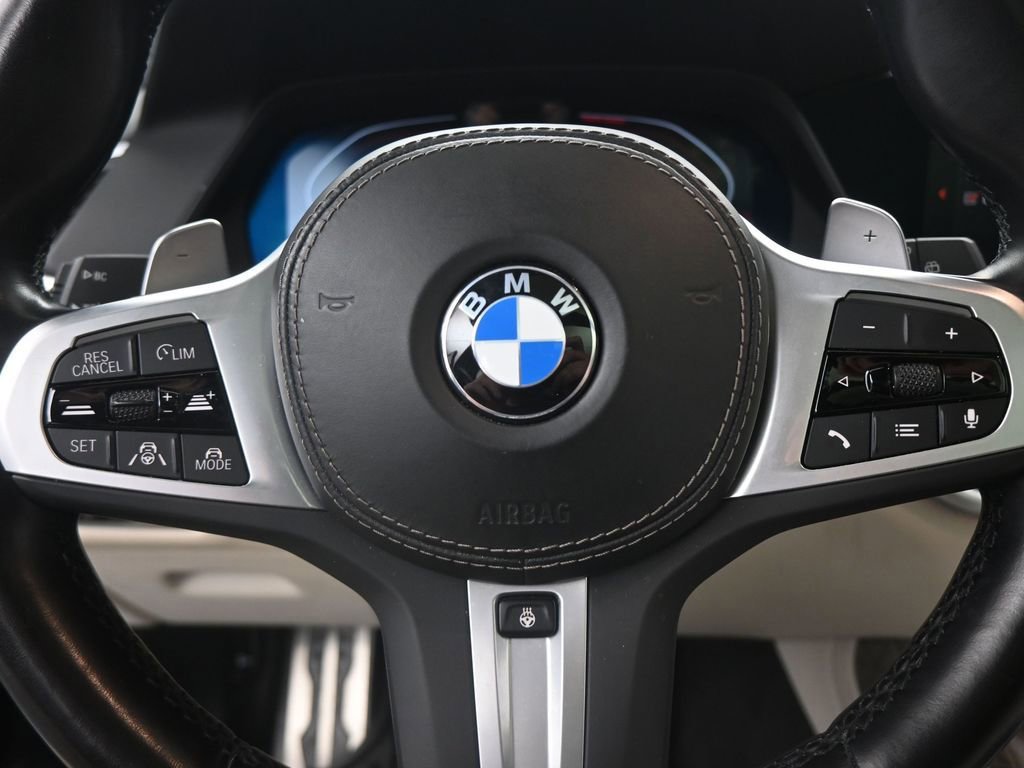 Used 2022 BMW X7 M50i image 11