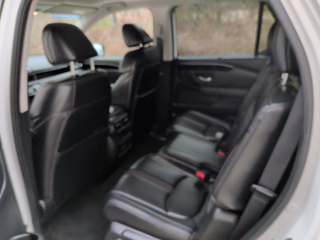Certified 2023 Honda Pilot Touring image 11