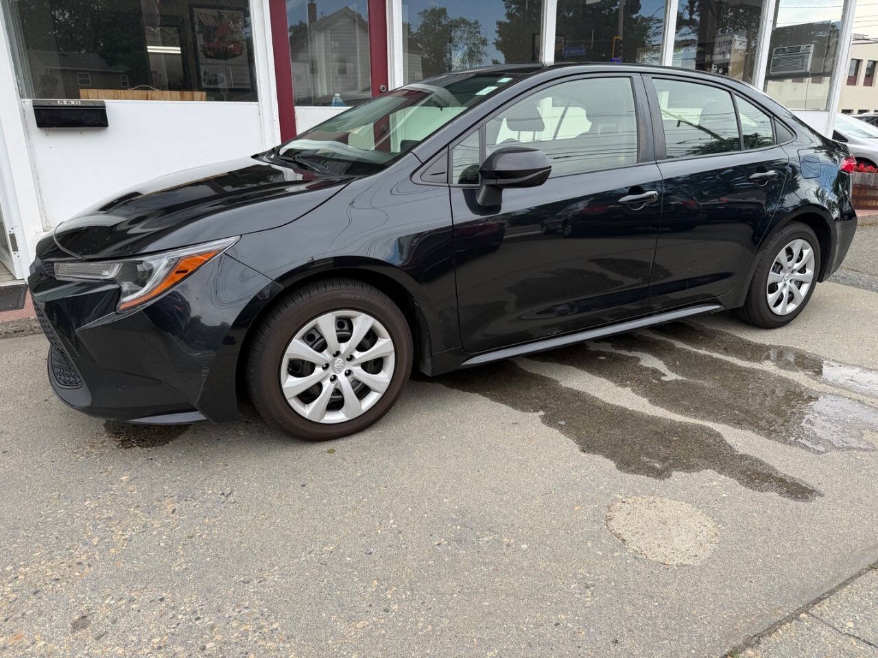 Used 2020 Toyota Corolla LE FWD image 34