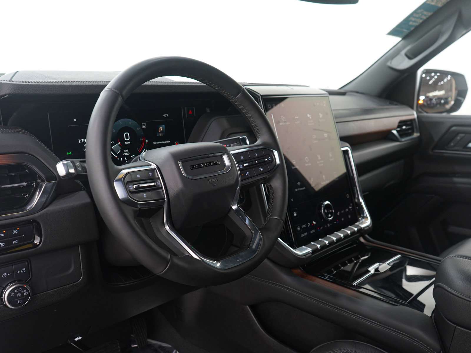 Used 2025 GMC Yukon Denali AWD/4WD image 29