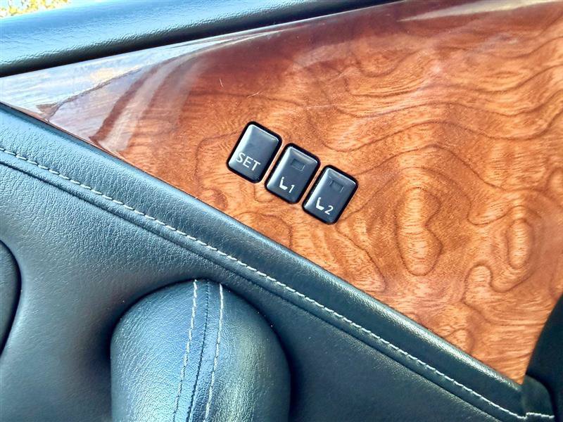 Used 2016 INFINITI QX80 4WD w/ Deluxe Technology Package image 21