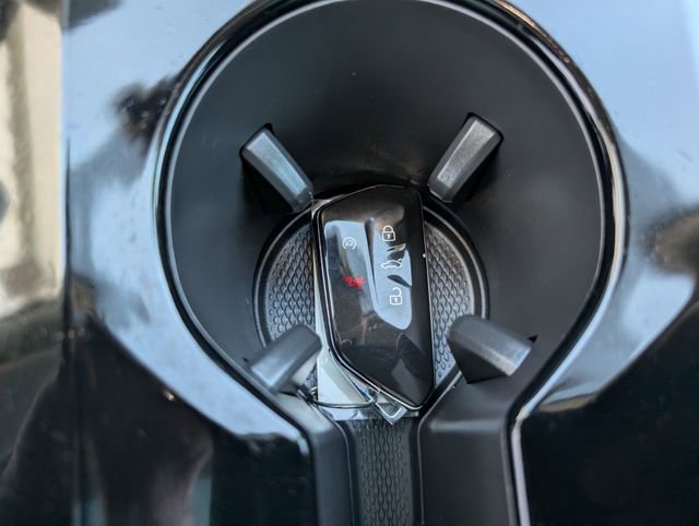 Used 2025 Volkswagen Atlas SEL image 17