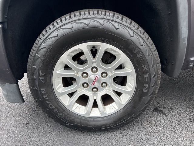 Used 2016 GMC Sierra 1500 SLE w/ All-Terrain Package AWD/4WD image 9