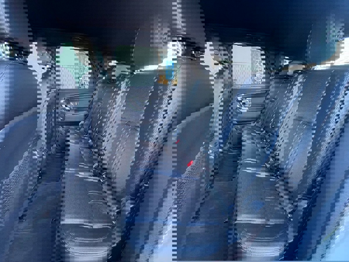 Used 2019 Land Rover Discovery Sport HSE image 15