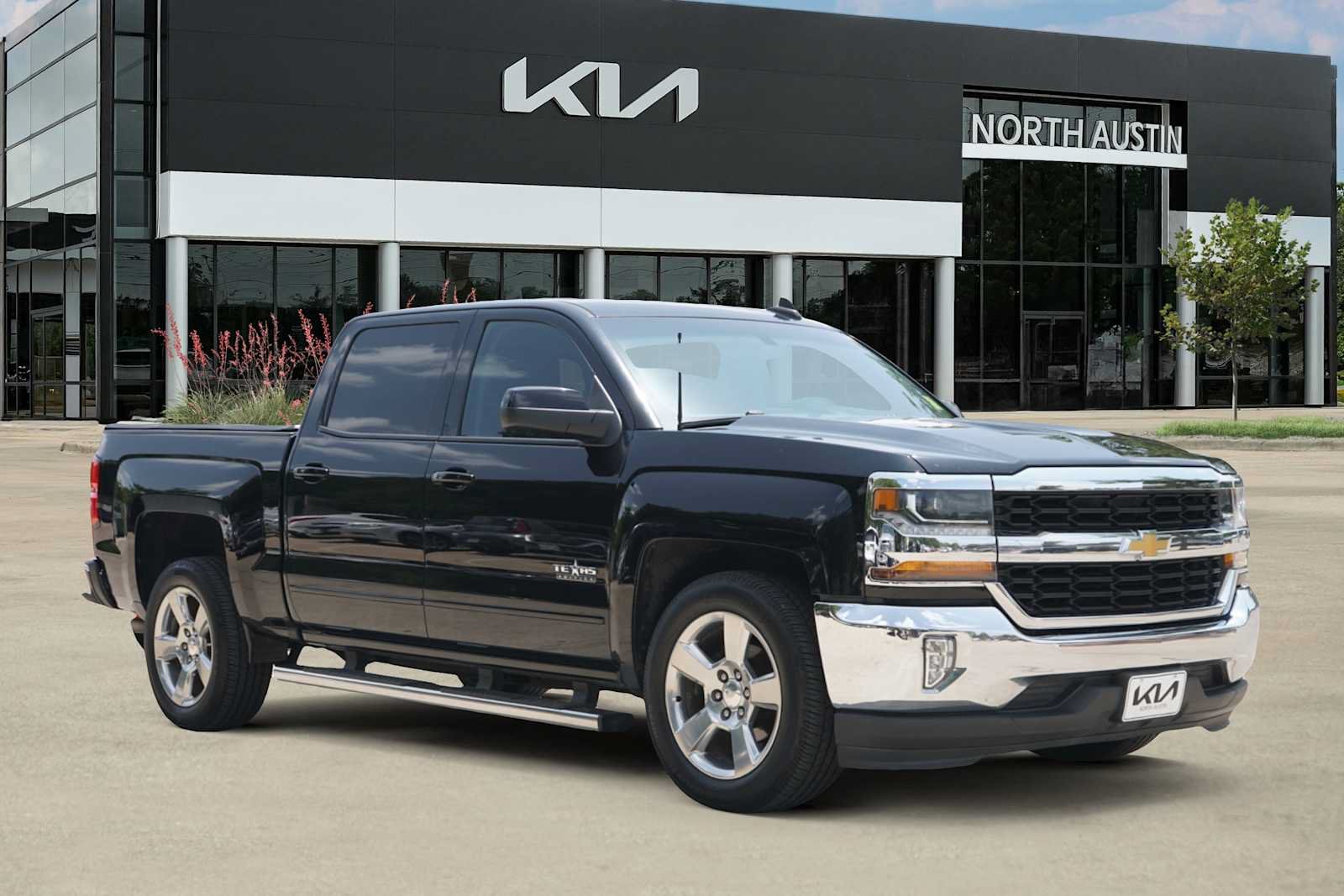 Used 2018 Chevrolet Silverado 1500 LT w/ Texas Edition RWD image 7
