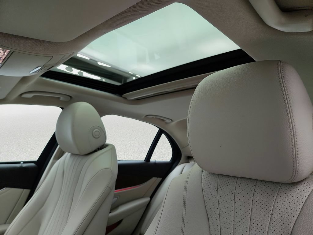 Used 2017 Mercedes-Benz E 300 4MATIC image 11
