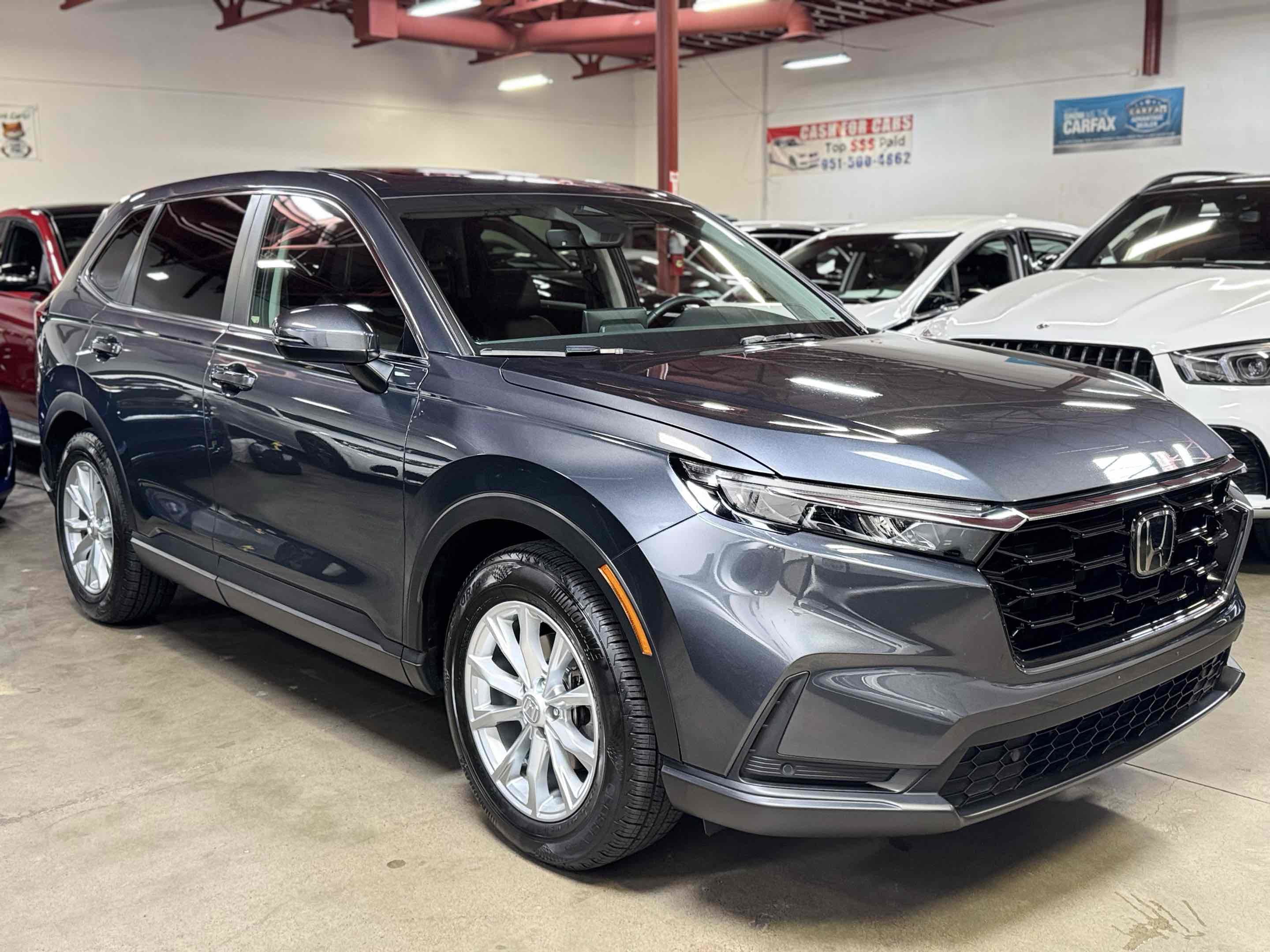 Used 2024 Honda CR-V EX-L image 3