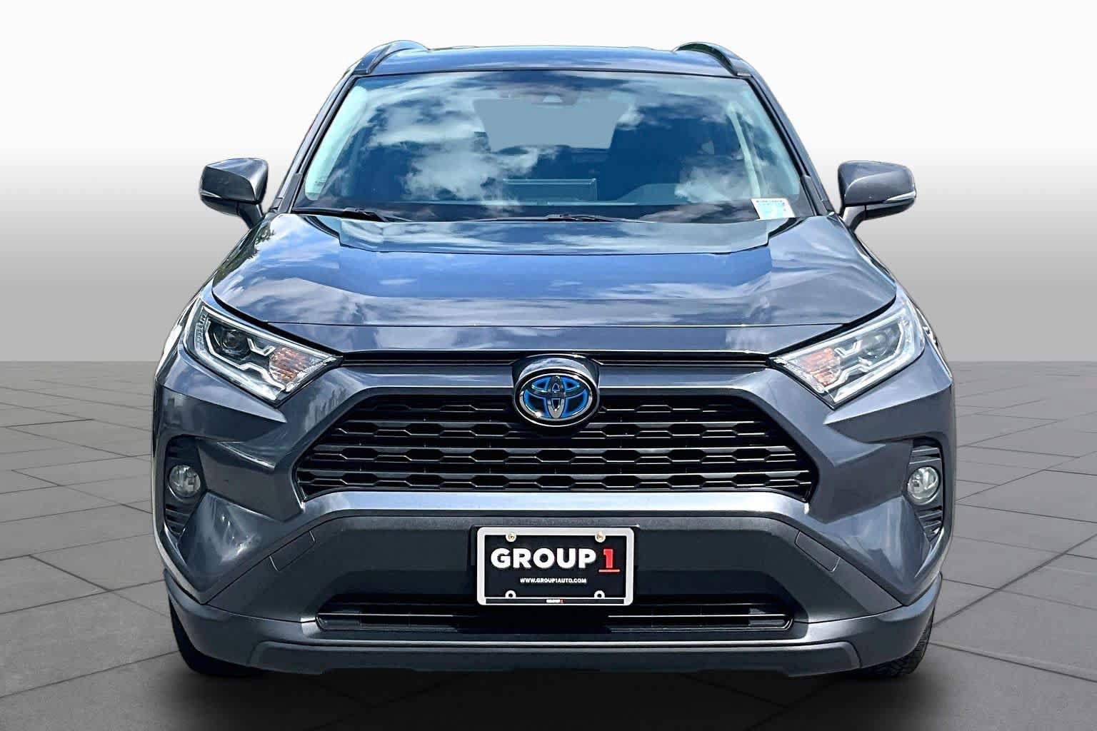 Used 2019 Toyota RAV4 XLE w/ Convenience Package AWD/4WD image 4