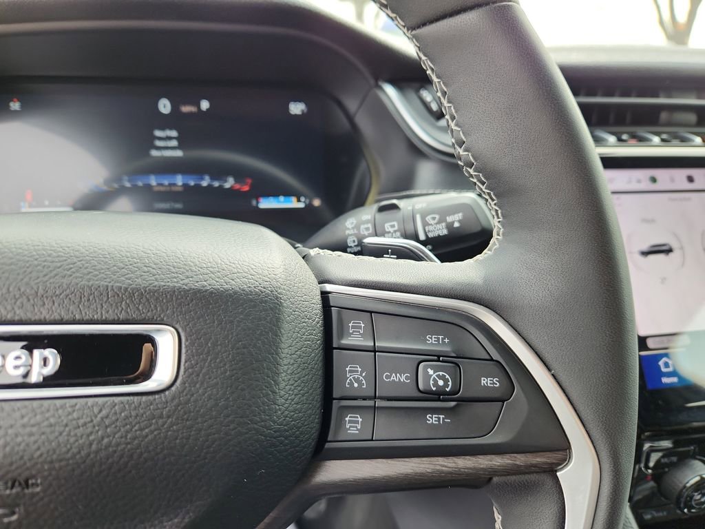 Used 2024 Jeep Grand Cherokee L Limited image 21