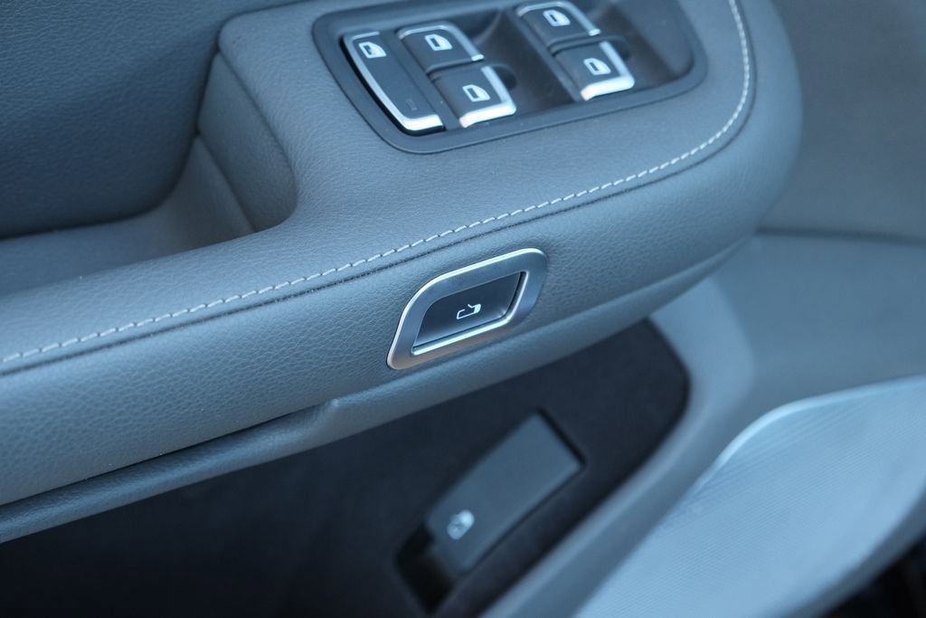 New 2024 VinFast VF 9 Plus image 26