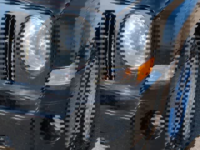 Used 2010 Jeep Patriot Sport image 11