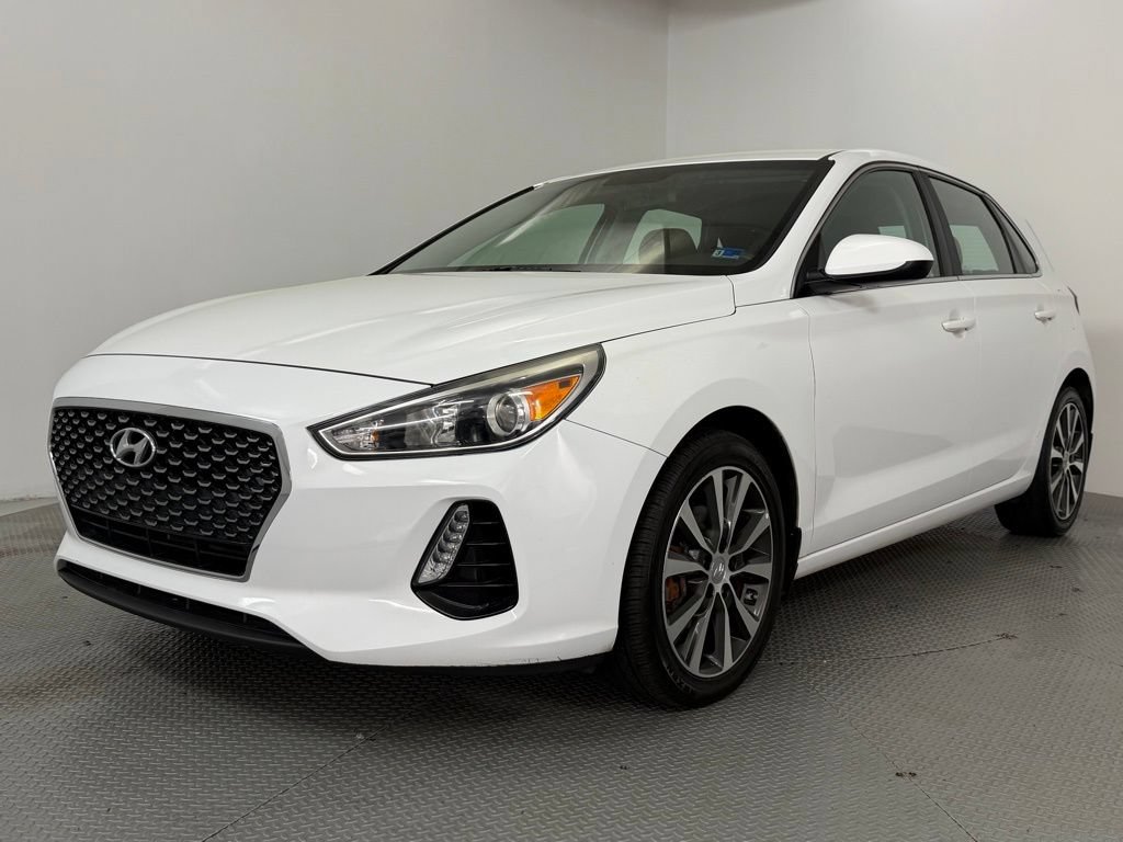 Used 2020 Hyundai Elantra GT FWD image 3