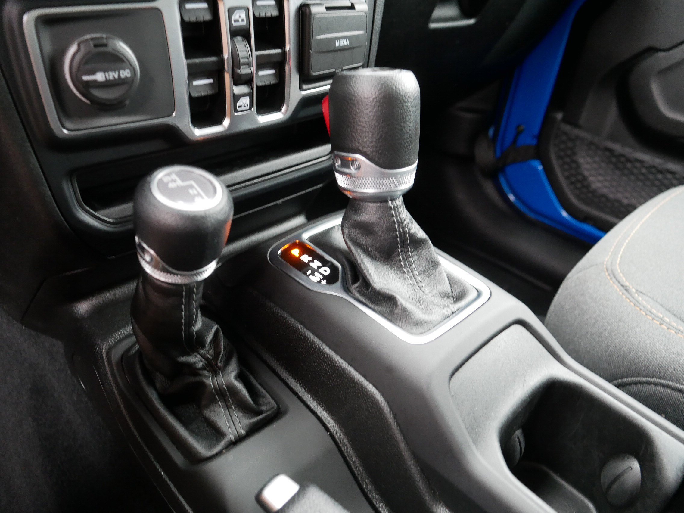 Used 2024 Jeep Wrangler Sport S image 24