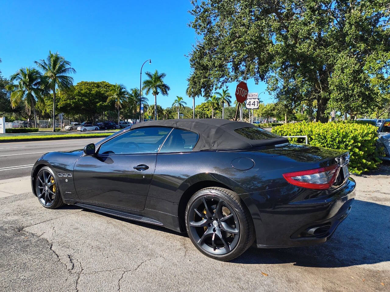 Used 2015 Maserati GranTurismo Sport RWD image 21