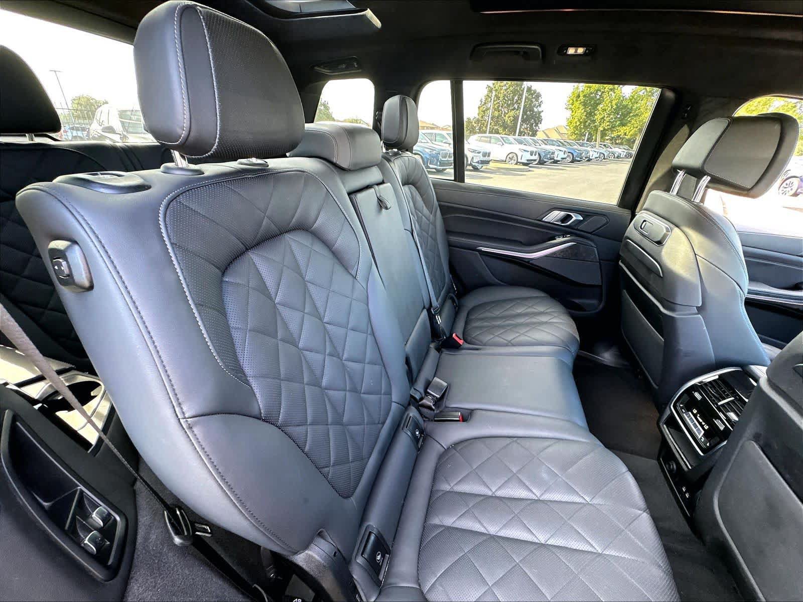 Used 2024 BMW X7 xDrive40i w/ M Sport Package AWD/4WD image 26