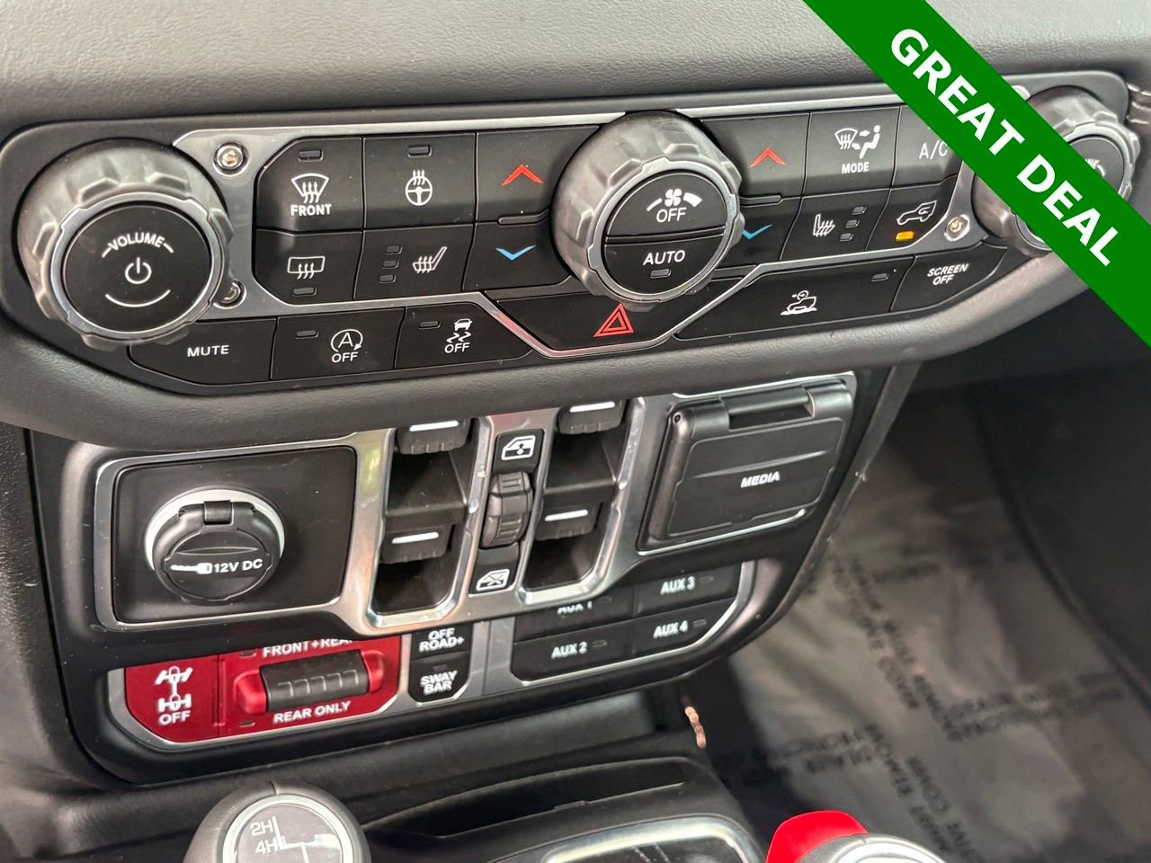 Used 2025 Jeep Gladiator Rubicon w/ Convenience Group AWD/4WD image 27