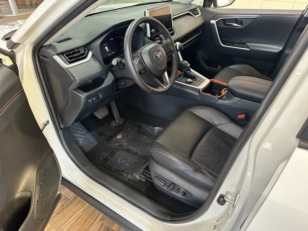 Used 2024 Toyota RAV4 Adventure image 9