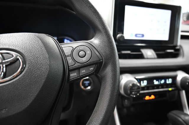 Used 2024 Toyota RAV4 XLE AWD/4WD image 24