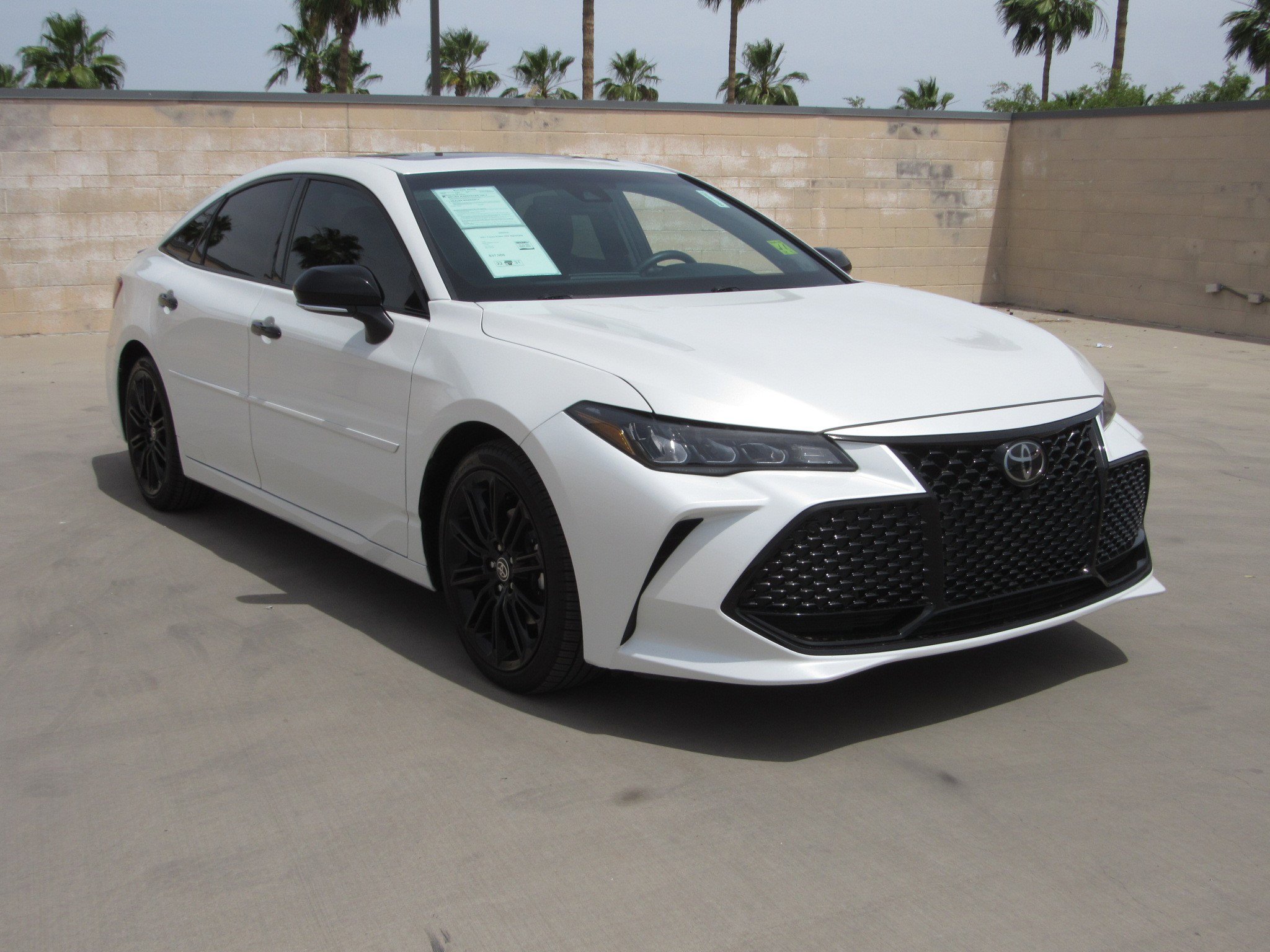 Used 2021 Toyota Avalon XSE w/ Carpet Mat Package (TMS) FWD image 2