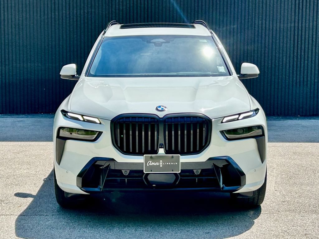 Used 2023 BMW X7 xDrive40i w/ M Sport Package AWD/4WD image 9