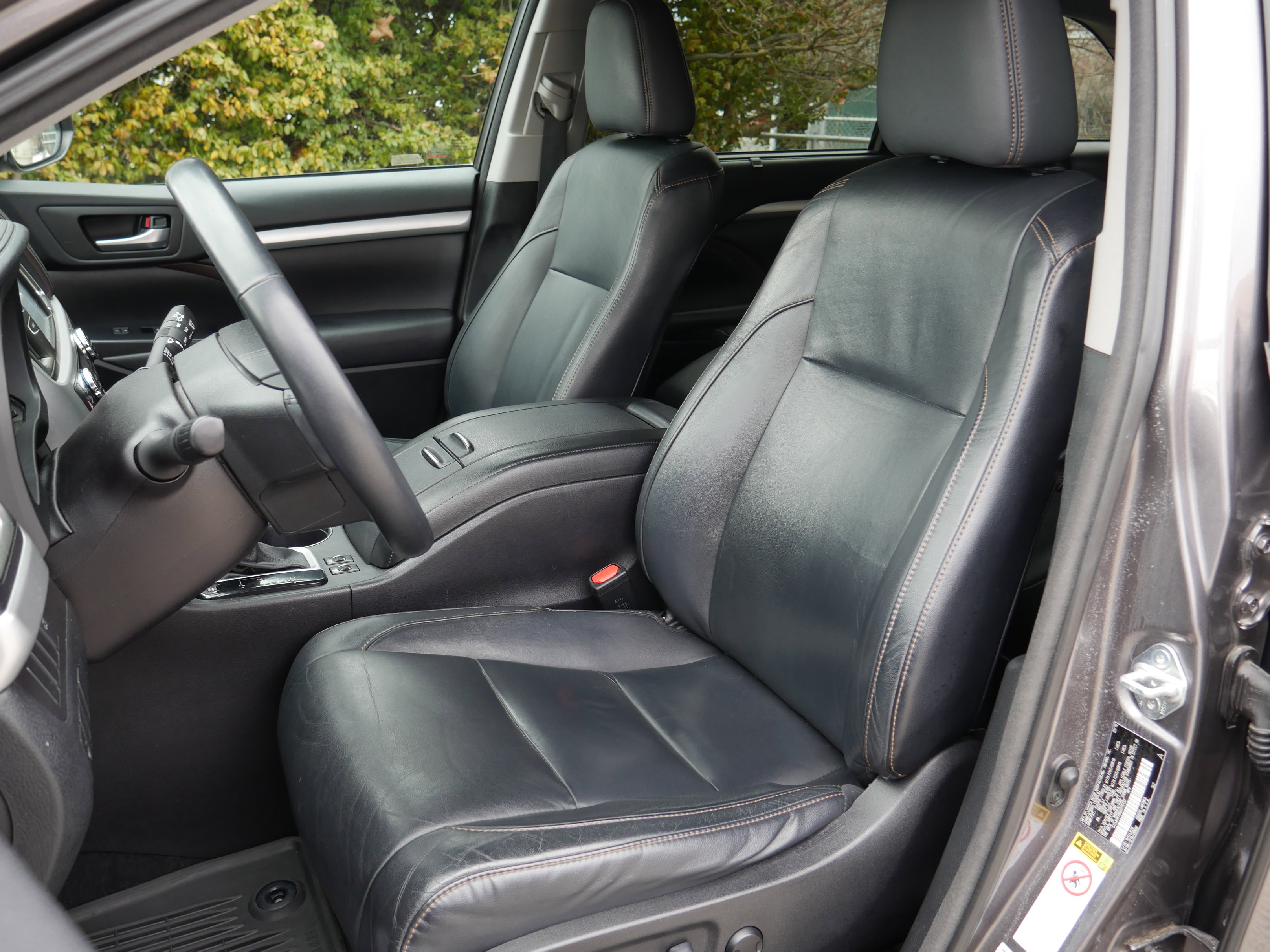 Used 2016 Toyota Highlander XLE image 37