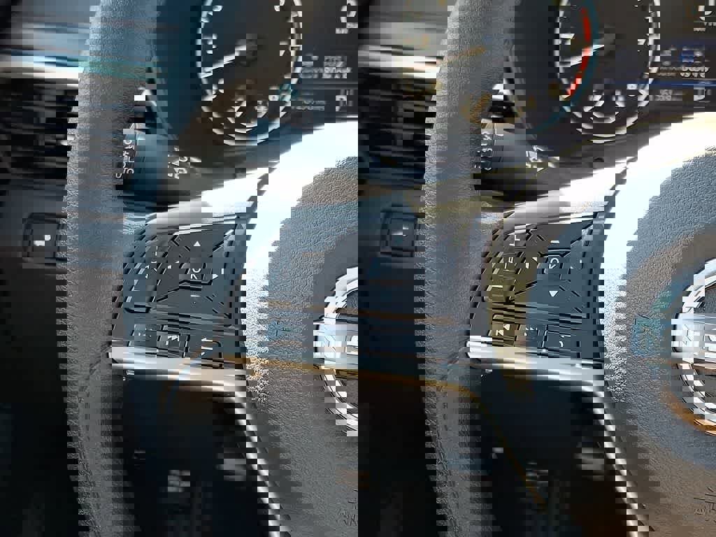 Used 2025 Nissan Altima 2.5 SV image 19