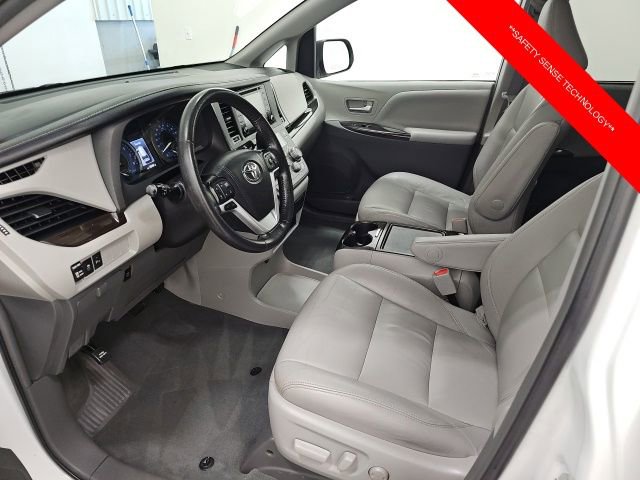 Used 2019 Toyota Sienna XLE w/ XLE Navigation Package image 14