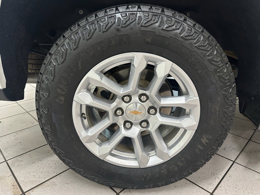 Used 2025 Chevrolet Silverado 1500 LT image 18